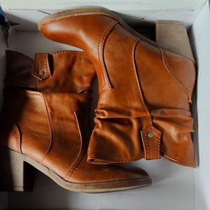 womans heel boots